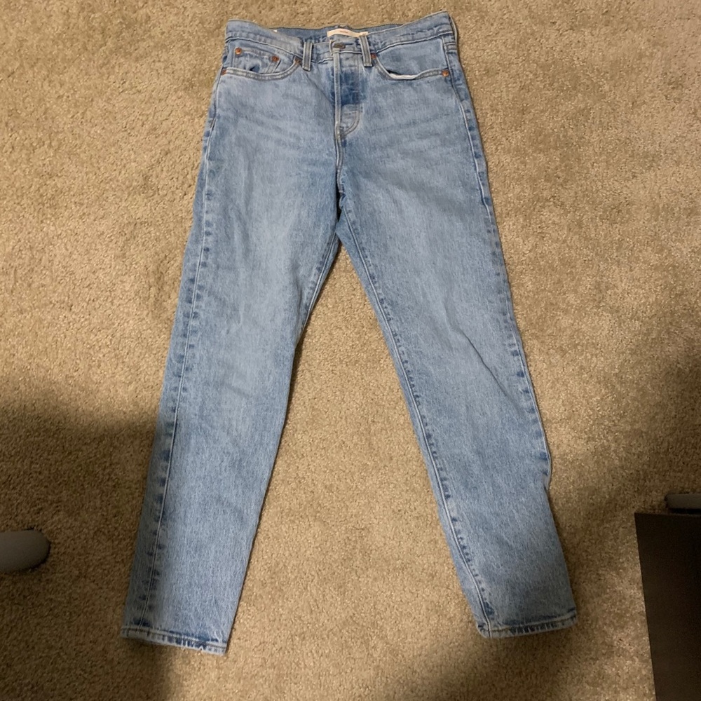 Women’s Levi wedgie jeans size 27